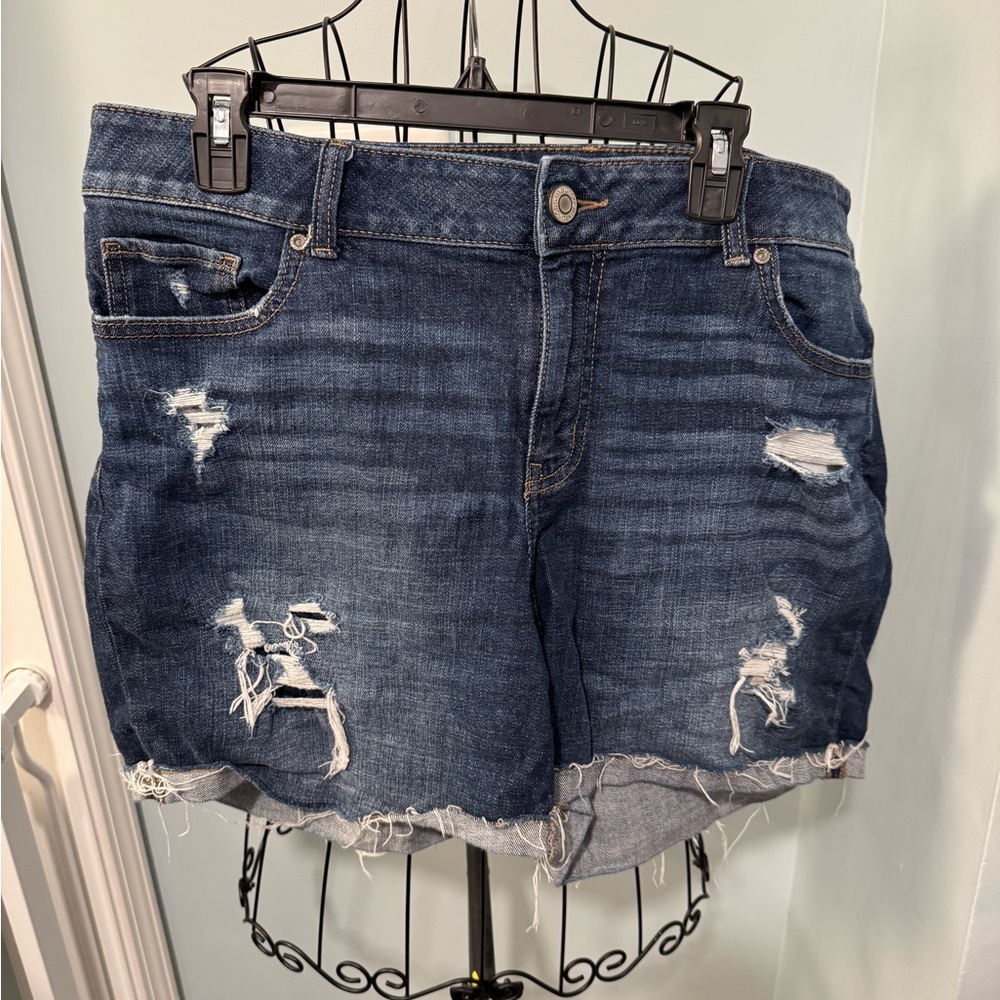 Maurice’s Dark Wash Blue Jean shorts 18W Plus 18 Distressed Denim Women Ladies
